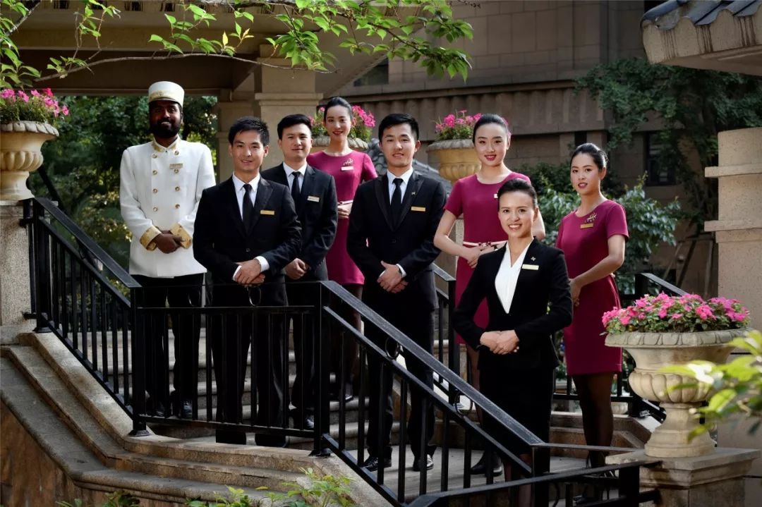 藍光進化論 以“兩只手”卡位現代服務業，搶灘萬億級物業管理藍海